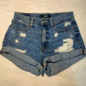 AERO Mom Short Jean size 4